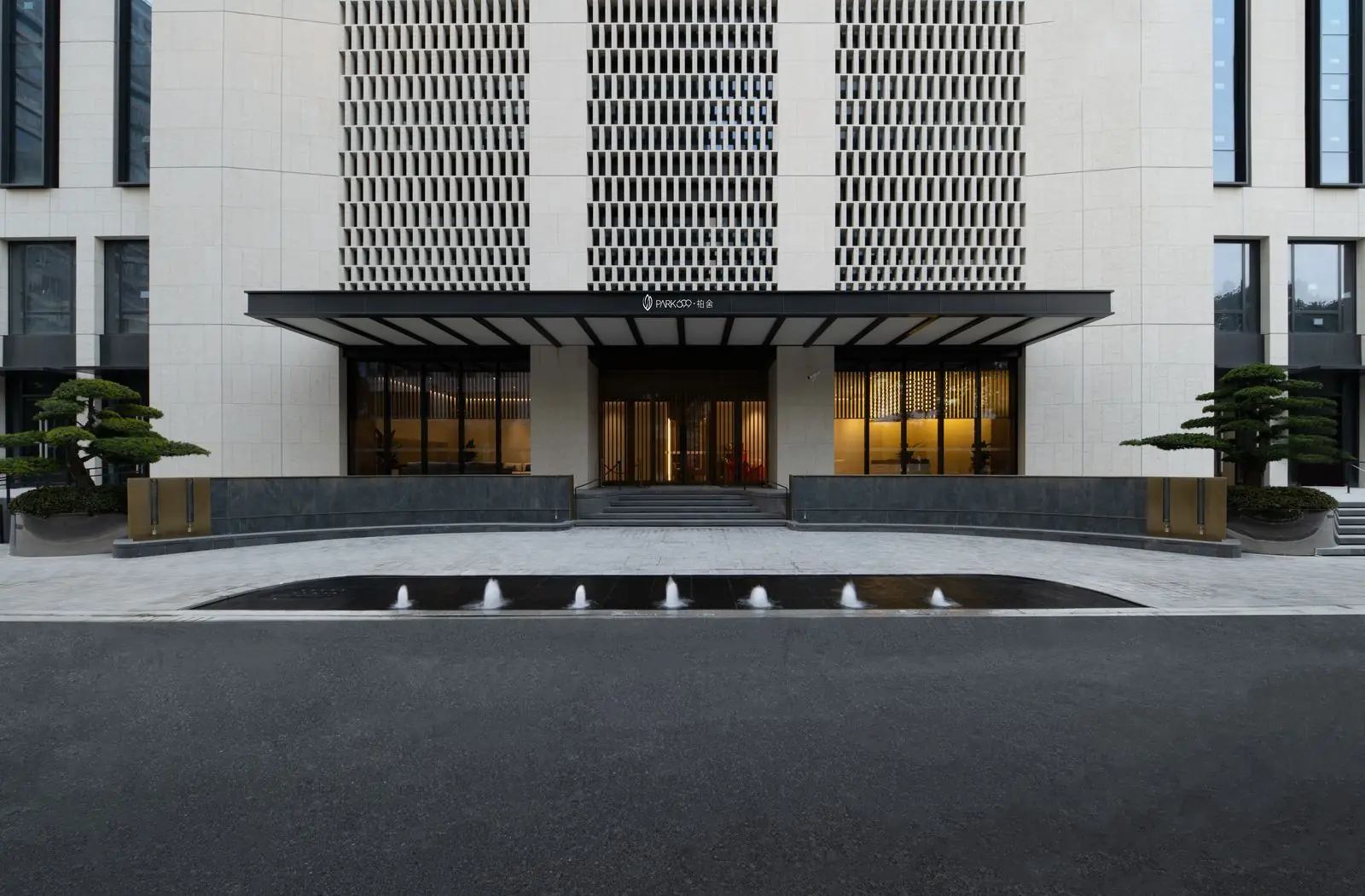 PARK 699 建筑外立面日光实景